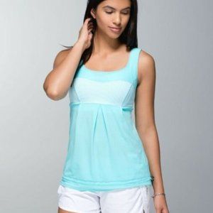 Lululemon Elevate Tank in Angel Blue White Stripe. Size 4